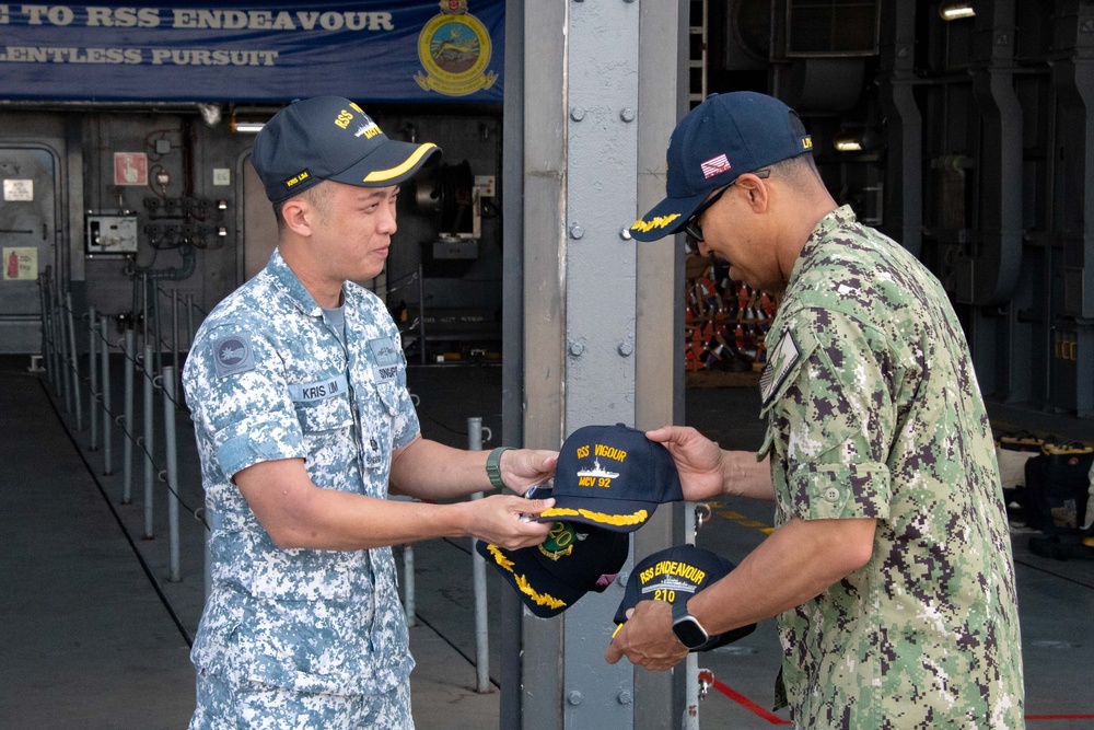 USS Green Bay (LPD 20) Conducts Tour with The Republic of Singapore Navy During SGS23