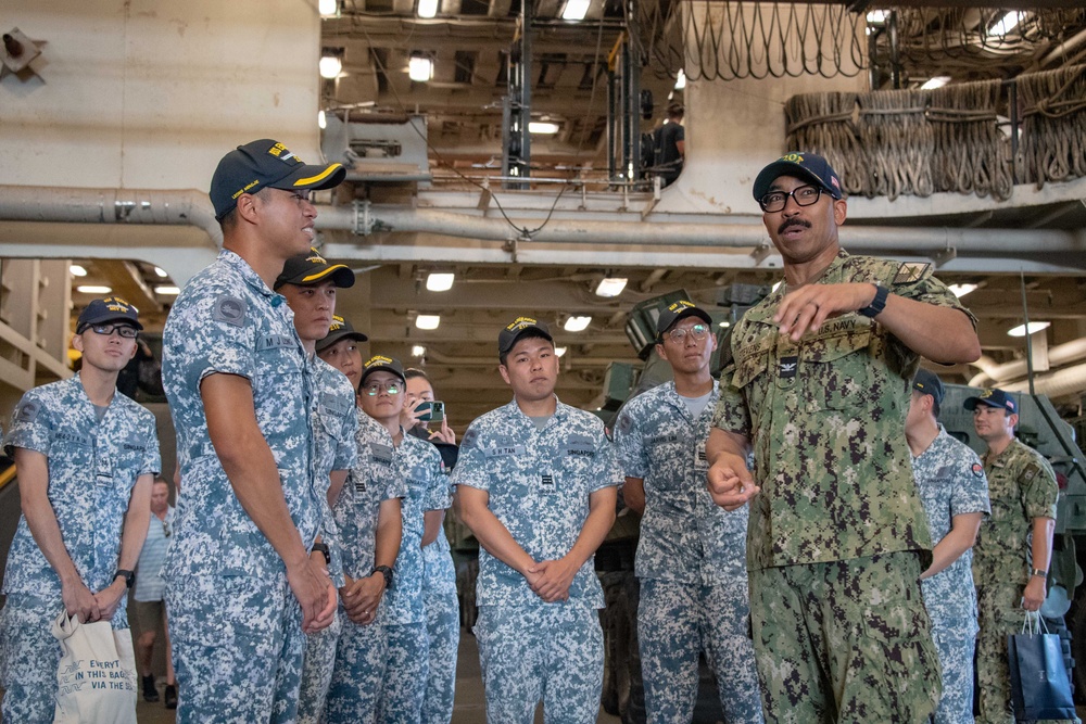 USS Green Bay (LPD 20) Conducts Tour with The Republic of Singapore Navy During SGS23