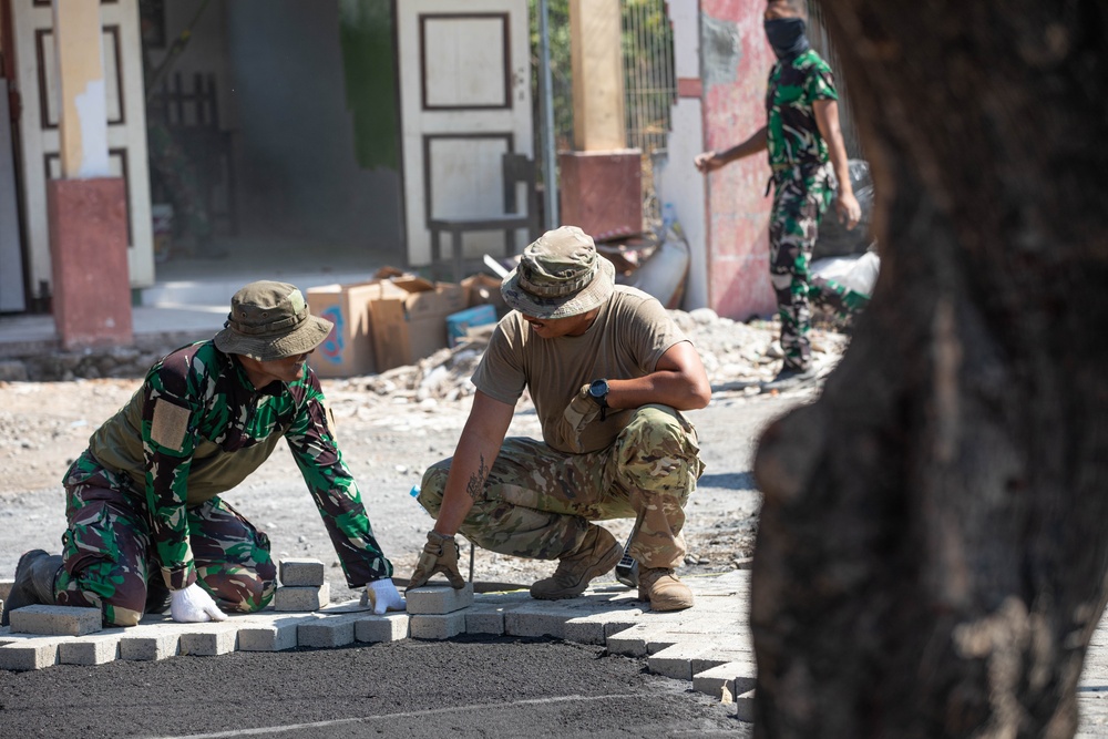 770th Engineers and TNI build a School and Library