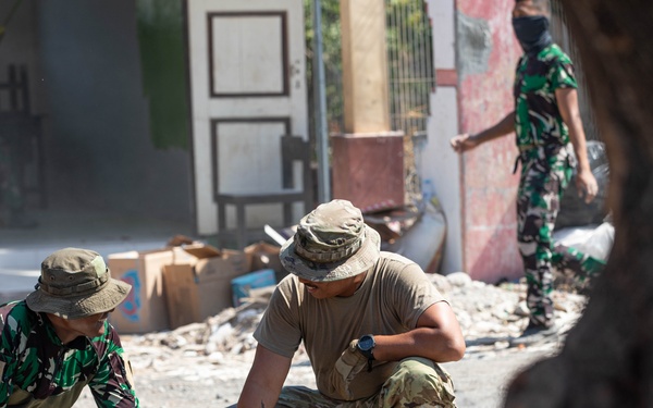 770th Engineers and TNI build a School and Library