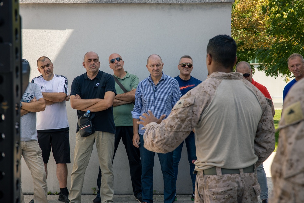 FASTEUR Teaches Bosnian LGF Vehicle Searching And Detainee Handling Tactics