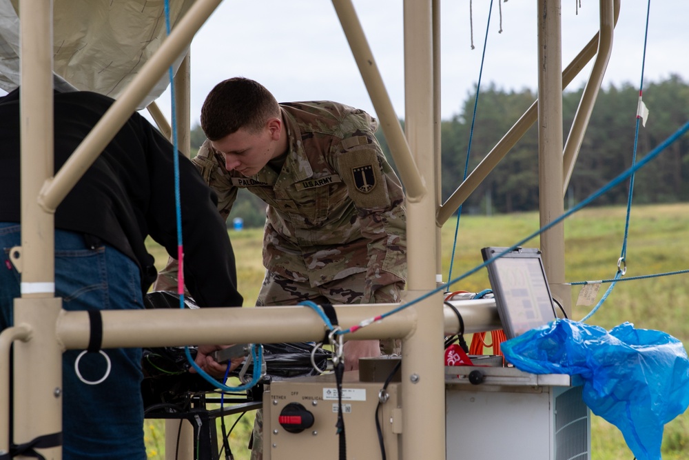 CEMA Soldiers prepare aerostat for launch