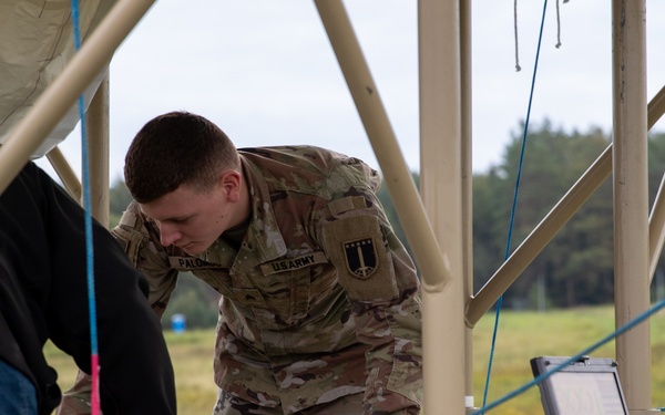 CEMA Soldiers prepare aerostat for launch