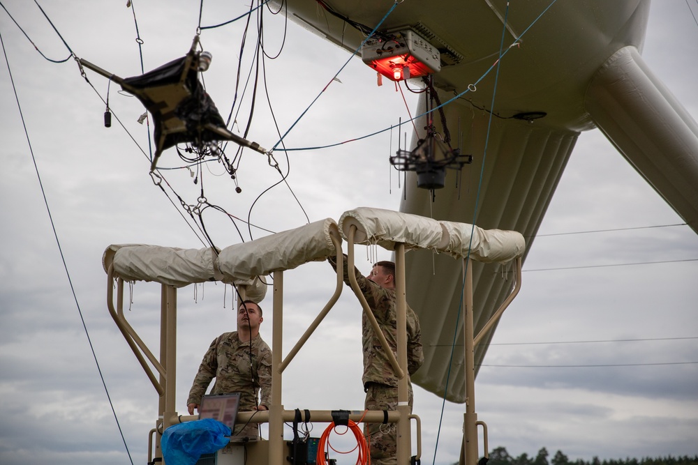 CEMA Soldiers prepare aerostat for launch