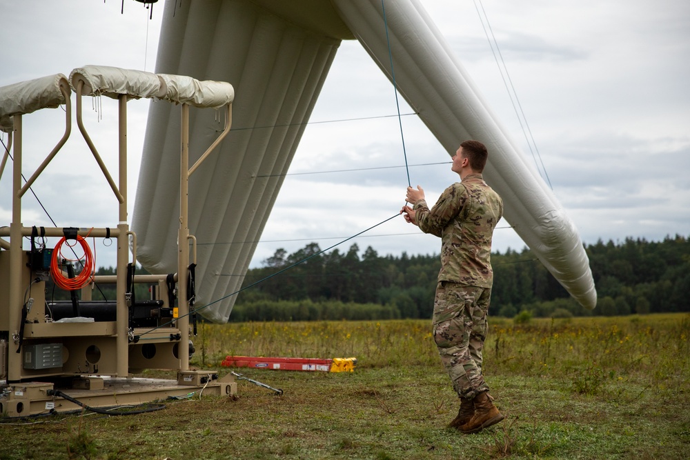 CEMA Soldiers prepare aerostat for launch