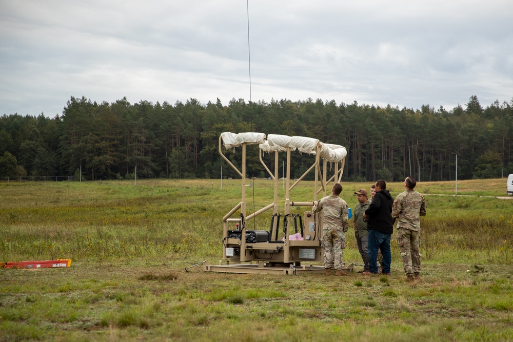 CEMA Soldiers prepare aerostat for launch