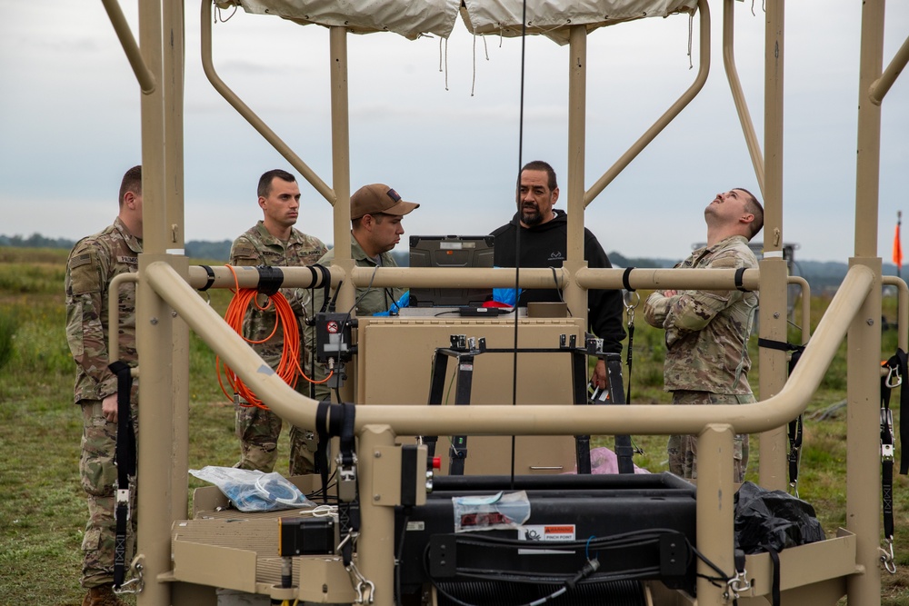 CEMA Soldiers prepare aerostat for launch