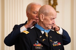 Army Capt. Larry L. Taylor Awarded Medal of Honor