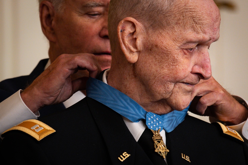 Army Capt. Larry L. Taylor Awarded Medal of Honor