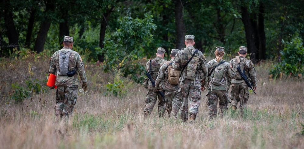 Soldiers Compete in Day Land Nav