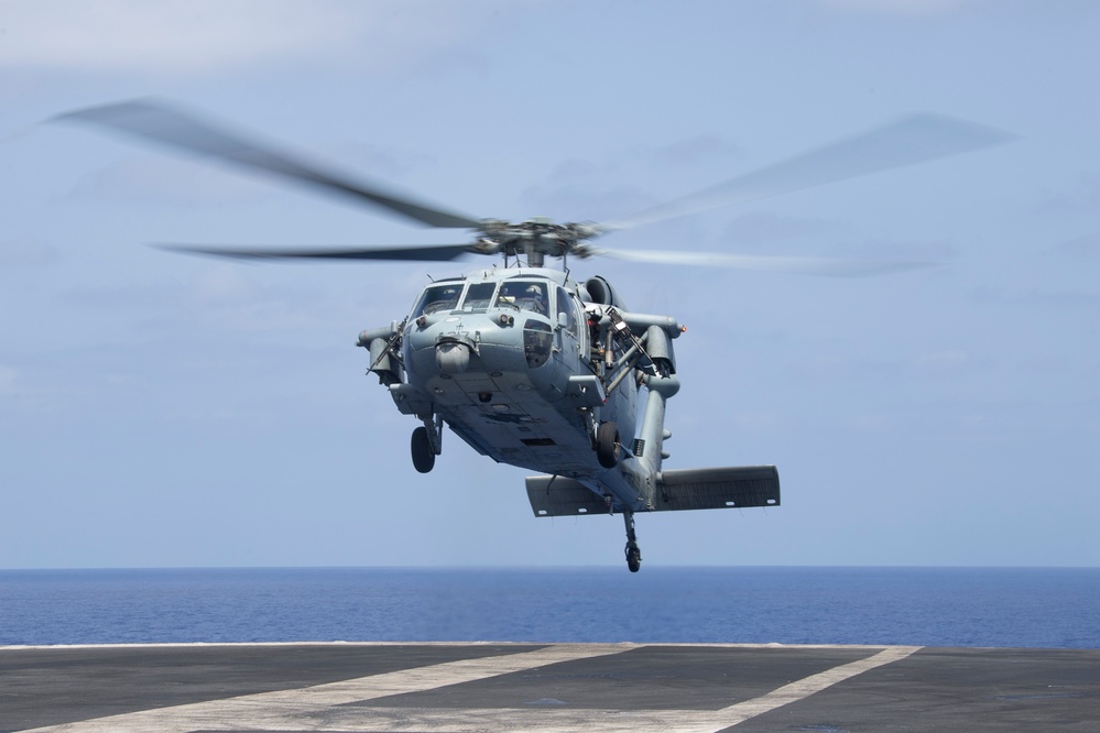 MH-60S Sea Hawk Takes Off