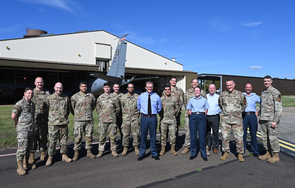 ISTAR visits RAF Mildenhall to give thanks to Airmen for support with RAF RC-135s