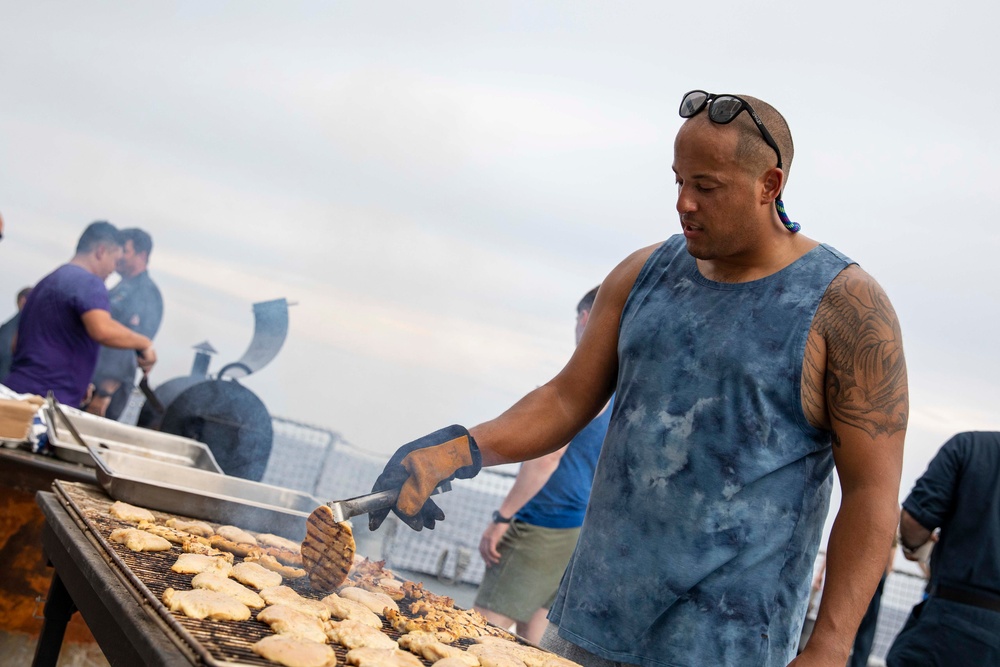 USS Ralph Johnson hosts a Steel Beach Picnic.