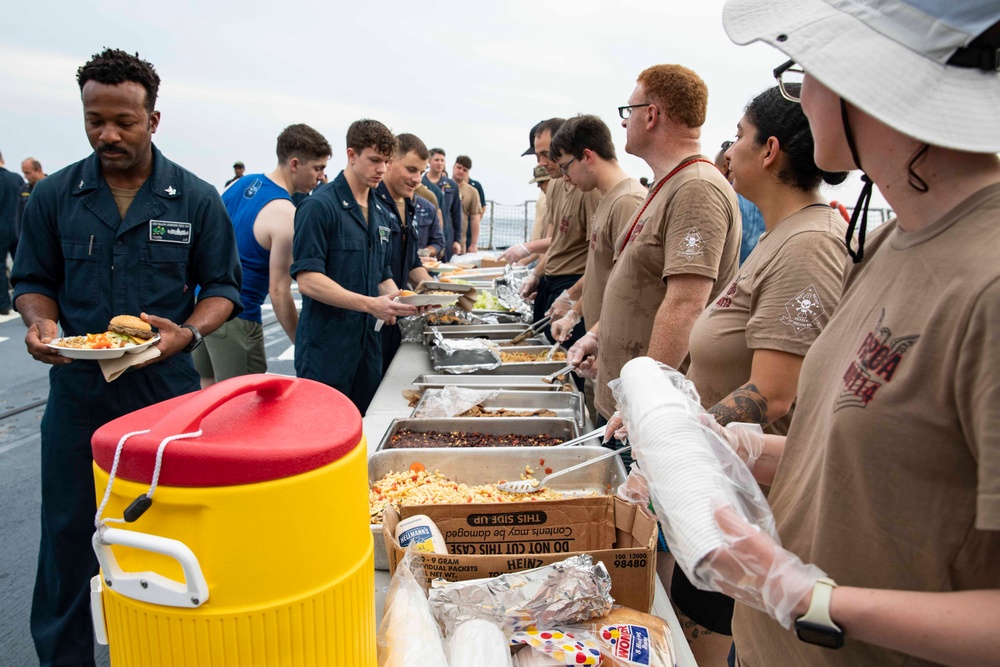 USS Ralph Johnson hosts a Steel Beach Picnic.