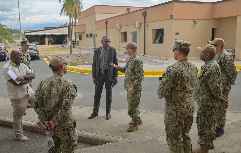 CNIC Executive Director Bridges Visits NAS Sigonella