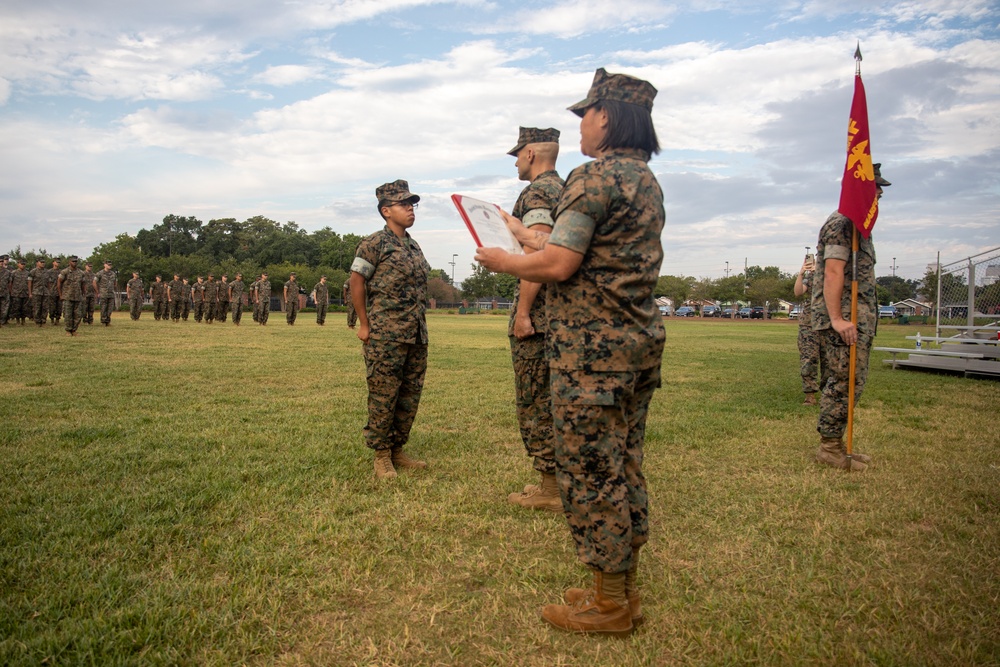 MARFORRES Headquarters Battalion Commanding Officer awards the NCO of the Quarter