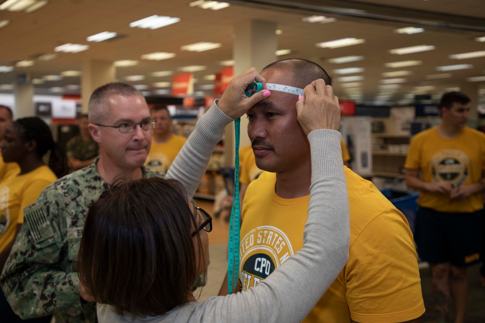 Hampton Roads chief petty officer selects are fitted for uniforms