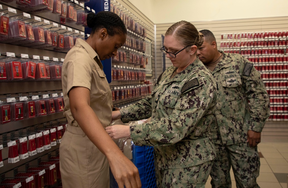 Hampton Roads chief petty officer selects are fitted for uniforms