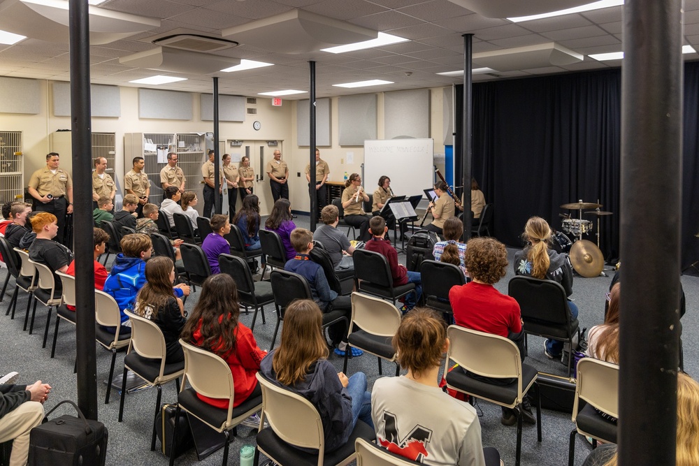 Navy Band Southeast Gives School Clinic