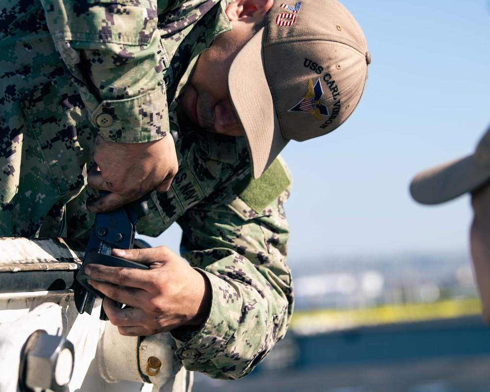 Sailors Conduct Maintenance Aboard USS Carl Vinson (CVN 70)