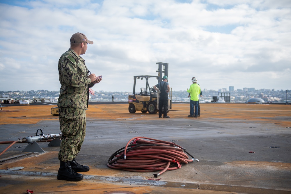 USS Carl Vinson (CVN 70) Conducts Underway Operations
