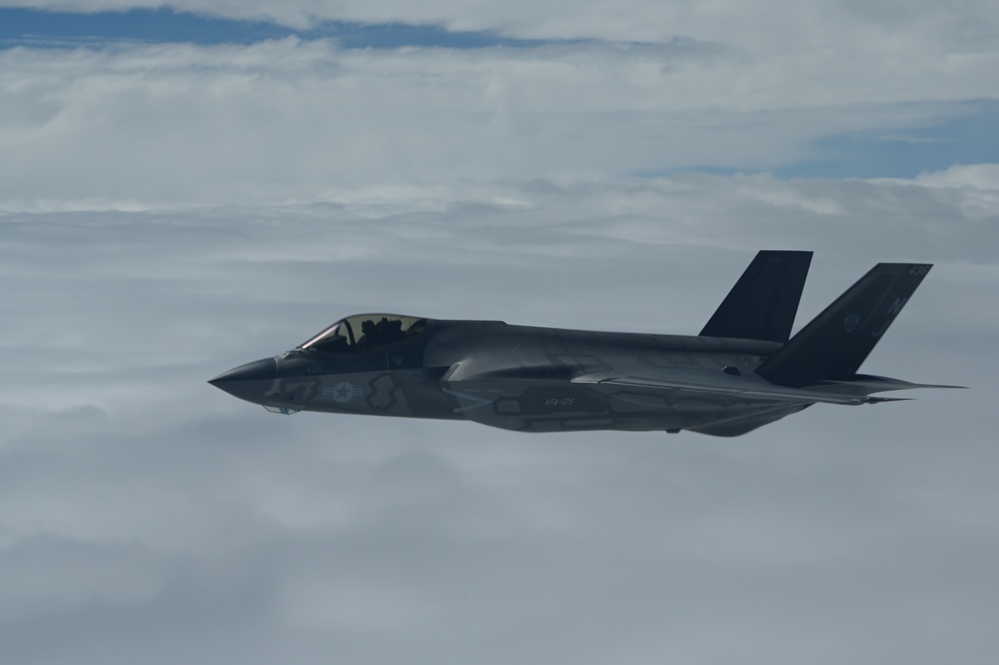 F-35C aerial refueling with the 155th ARW