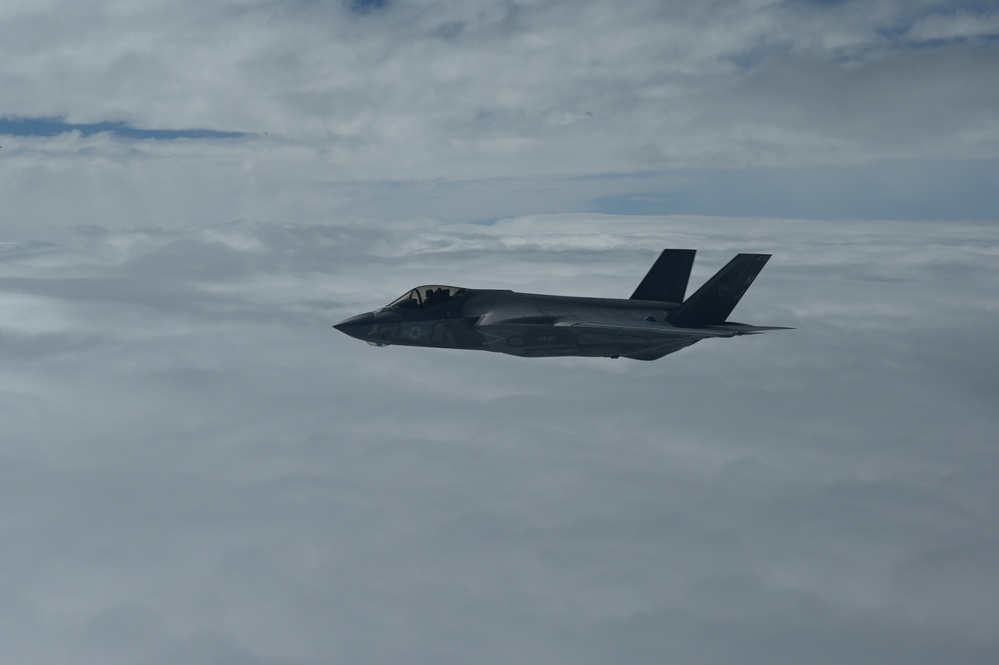 F-35C aerial refueling with the 155th ARW