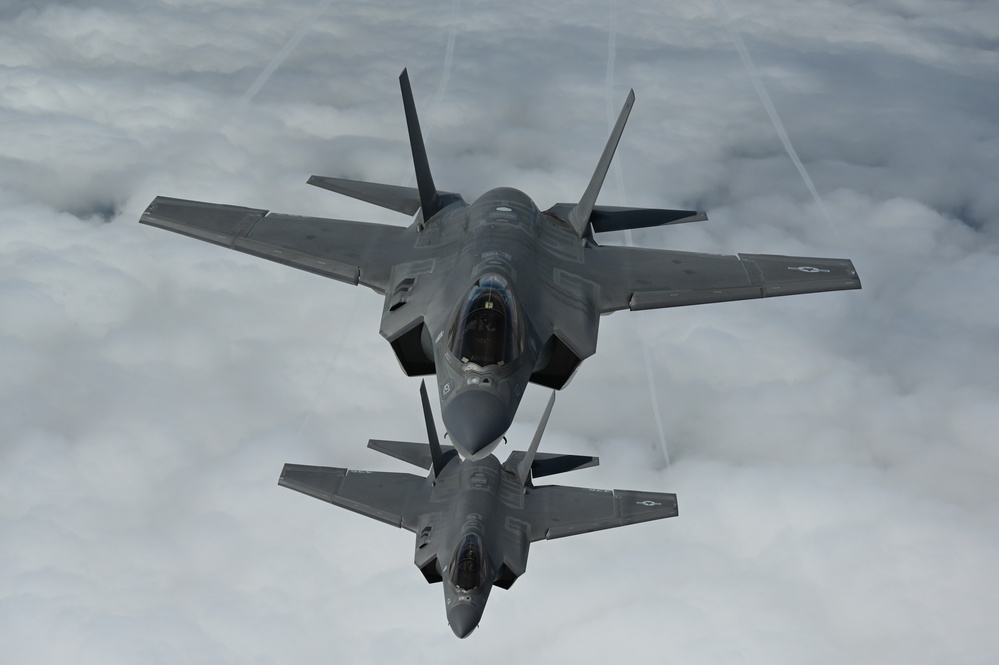 F-35C aerial refueling with the 155th ARW