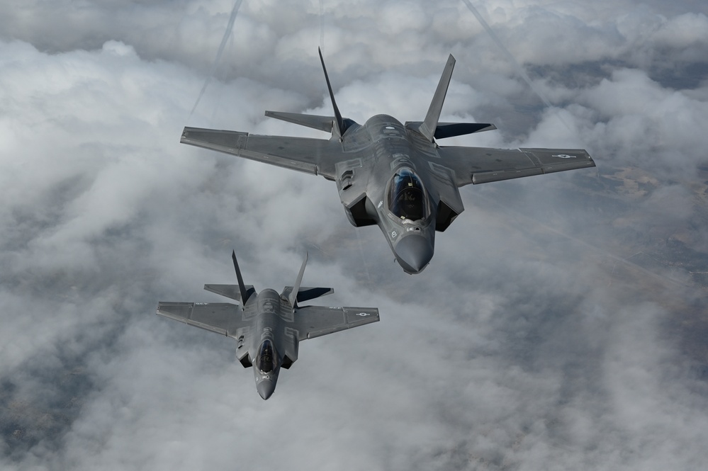 F-35C aerial refueling with the 155th ARW
