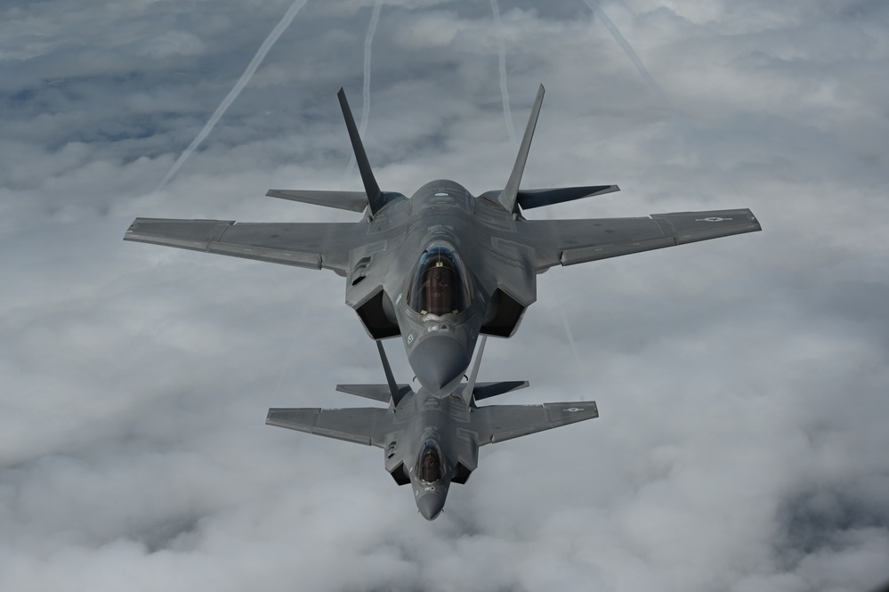 F-35C aerial refueling with the 155th ARW