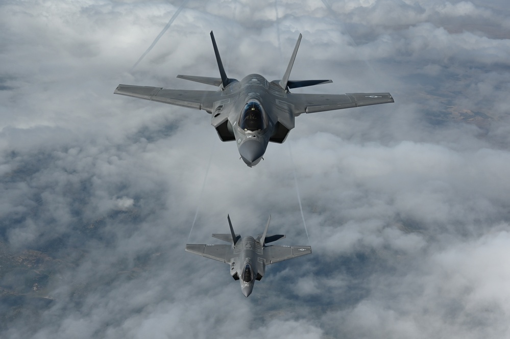 F-35C aerial refueling with the 155th ARW