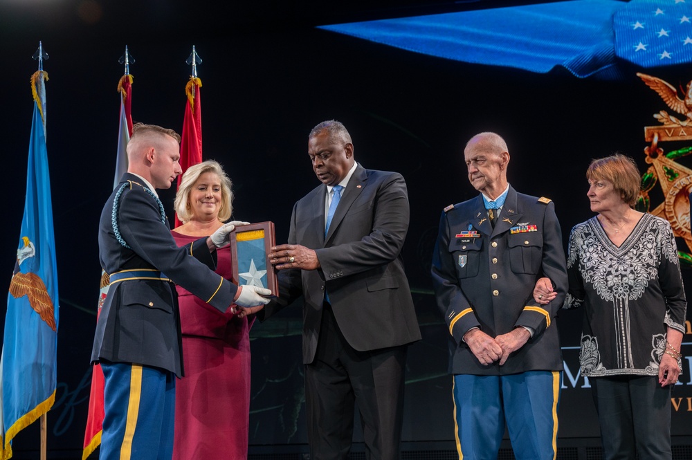 Secretary Austin Attends MOH Hall of Heroes Induction Ceremony