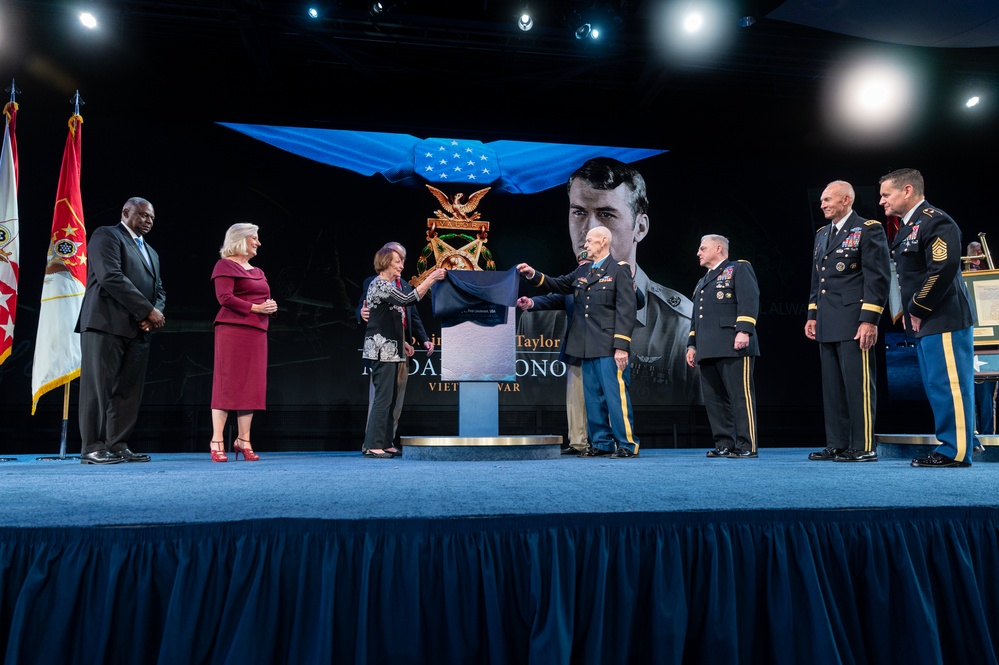 Secretary Austin Attends MOH Hall of Heroes Induction Ceremony