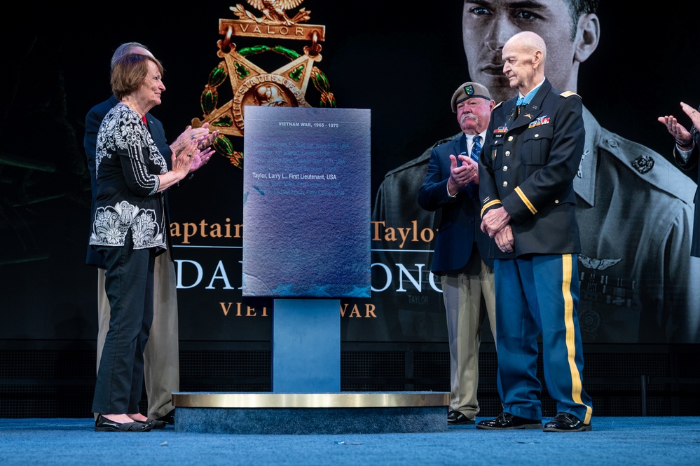 Secretary Austin Attends MOH Hall of Heroes Induction Ceremony