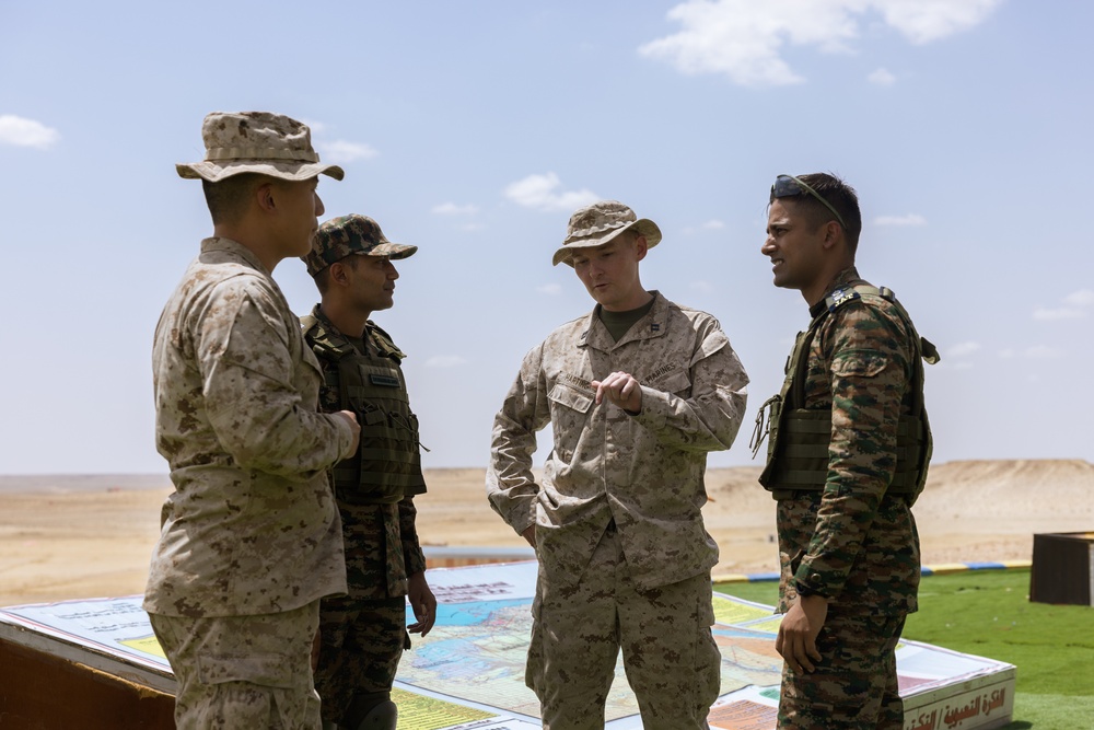 Marines with 3rd Assault Amphibian Bn. meet with Egyptian and Indian military members.