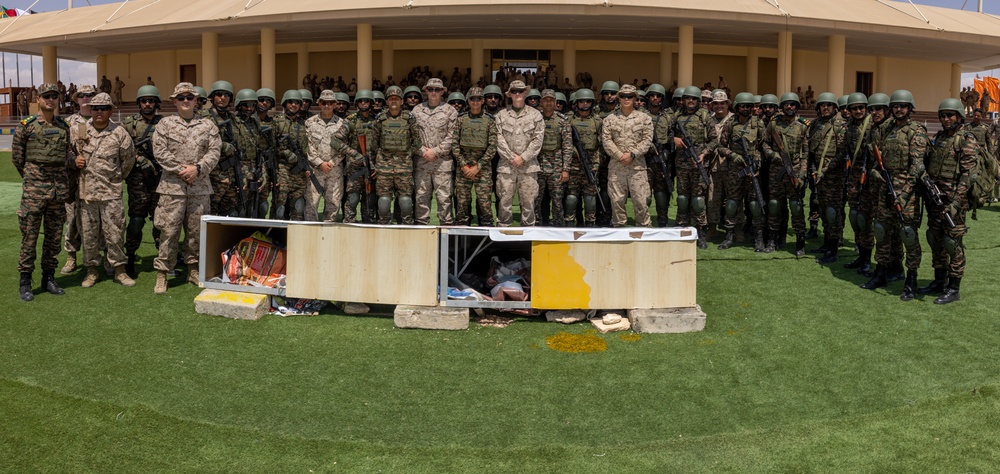 Marines with 3rd Assault Amphibian Bn. meet with Egyptian and Indian military members.