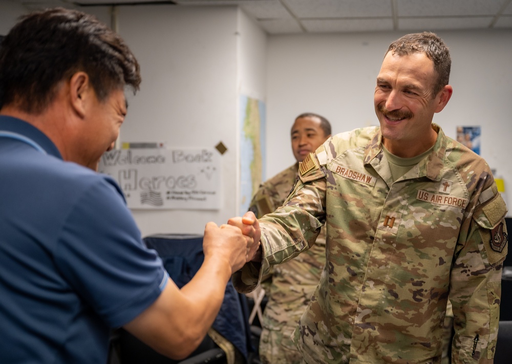 New chaplain team takes over at Osan