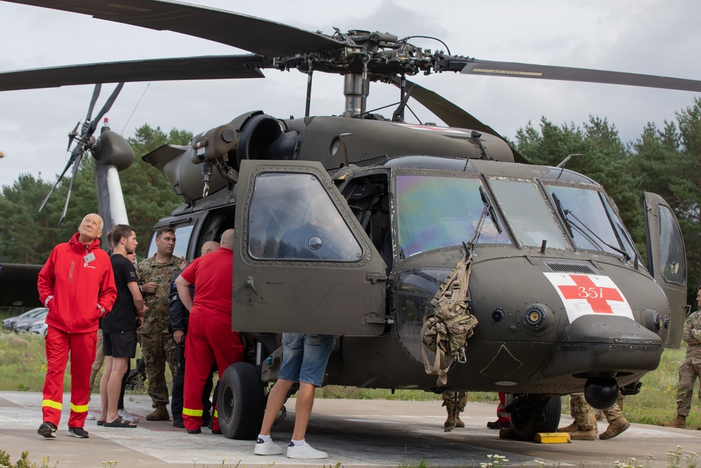 Task Force Ivy, Estonian hospital's medevac training exercise boosts medical readiness in Baltics
