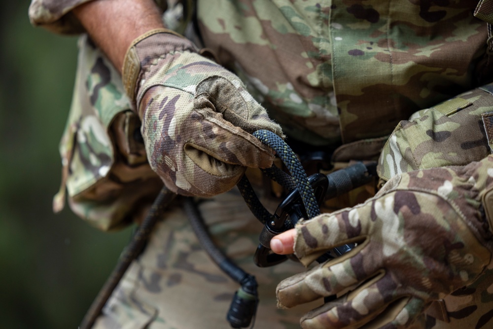 Marine Raiders conduct rappel training