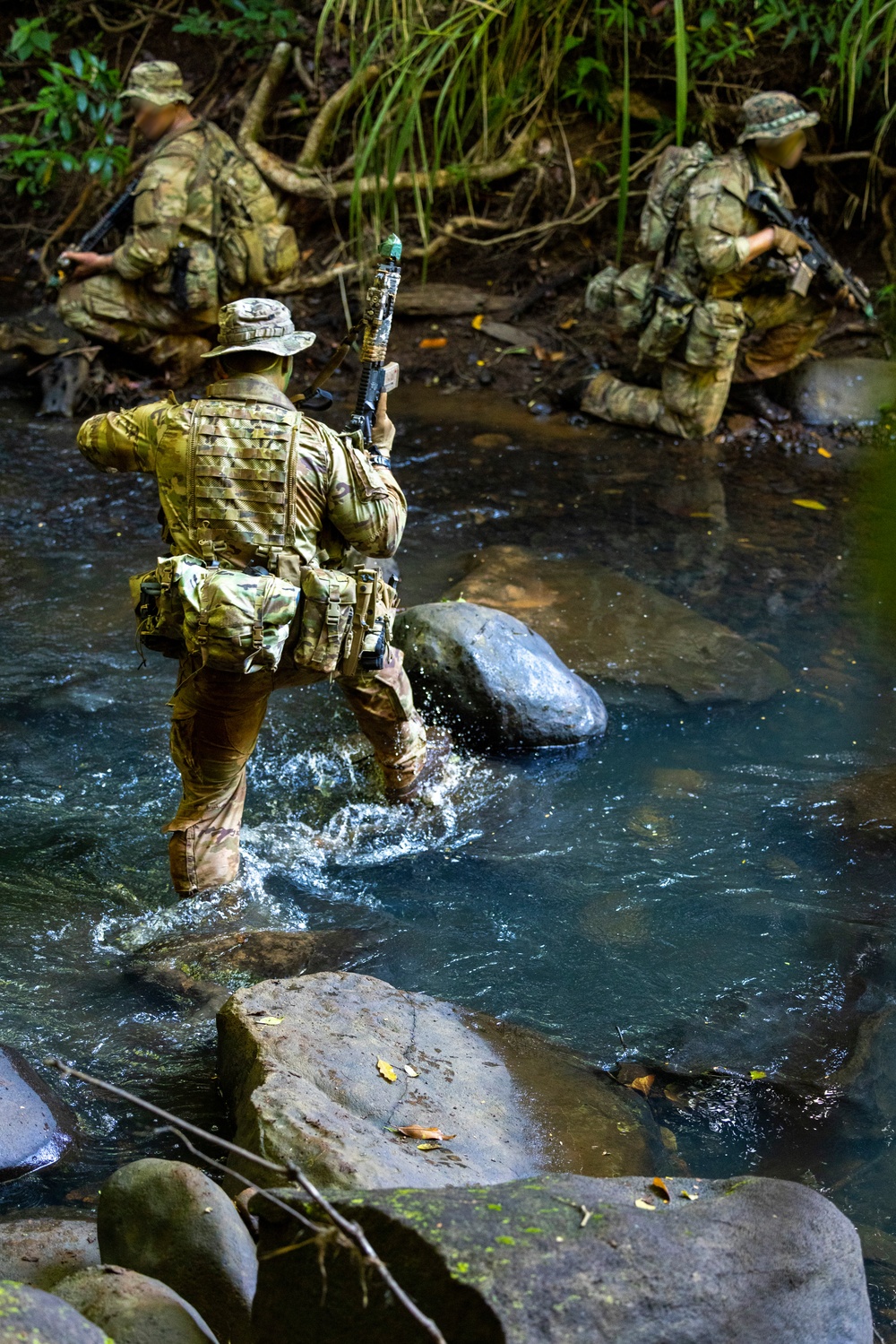 Marine Raiders train on tracking and countertracking