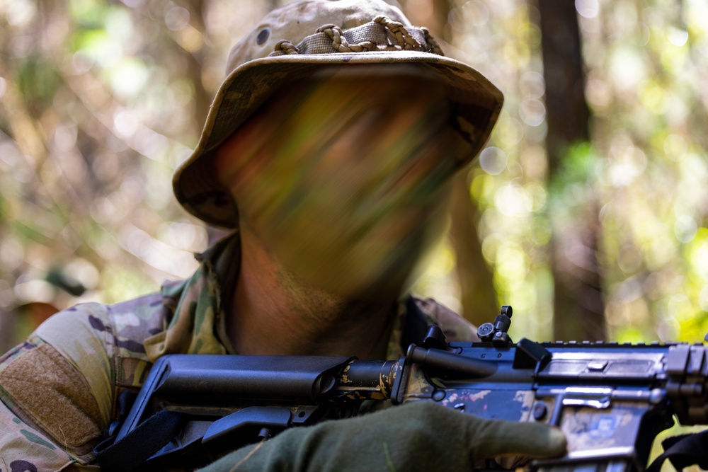 Marine Raiders train on tracking and countertracking