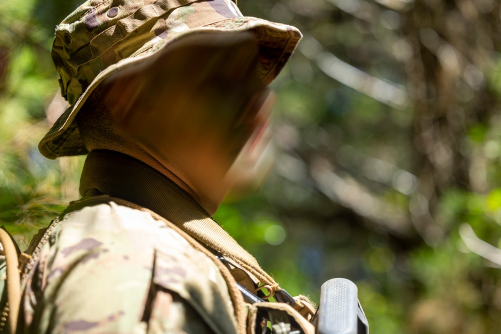 Marine Raiders train on tracking and countertracking