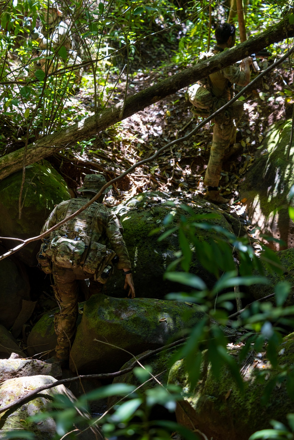 Marine Raiders train on tracking and countertracking