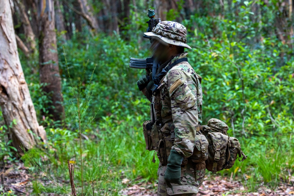 Marine Raiders conduct tracking training