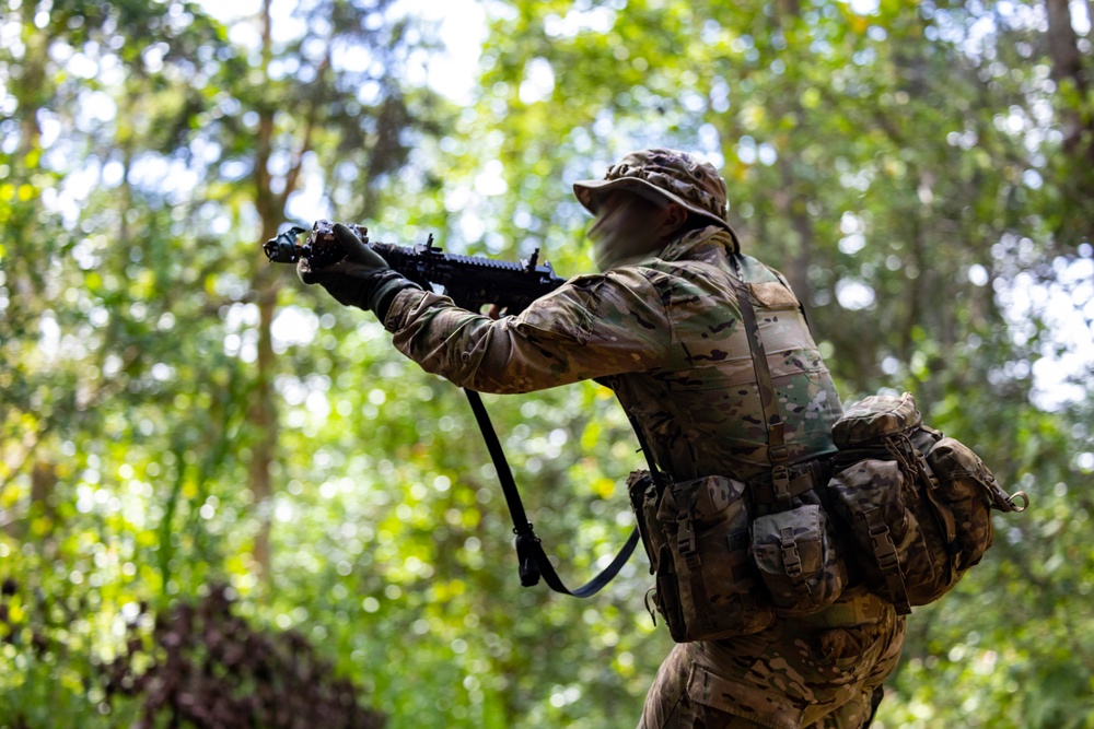 Marine Raiders conduct tracking training