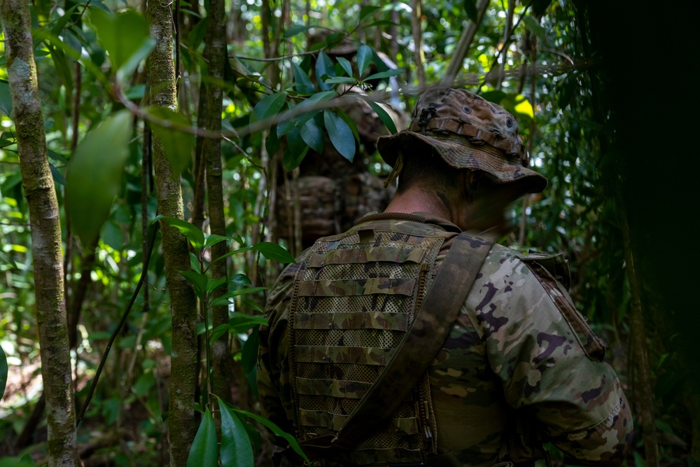Marine Raiders conduct point man and cover shoot drills