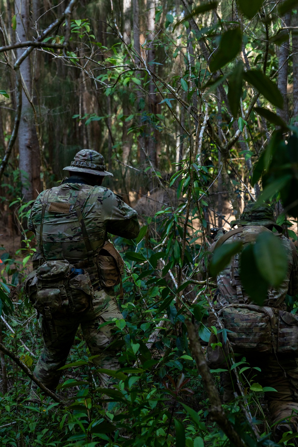 Marine Raiders conduct point man and cover shoot drills