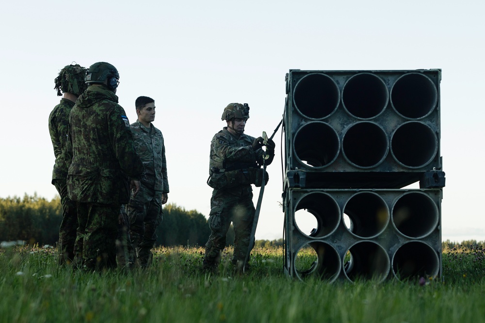 Task Force Ivy conducts sling-load training exercise in Estonia