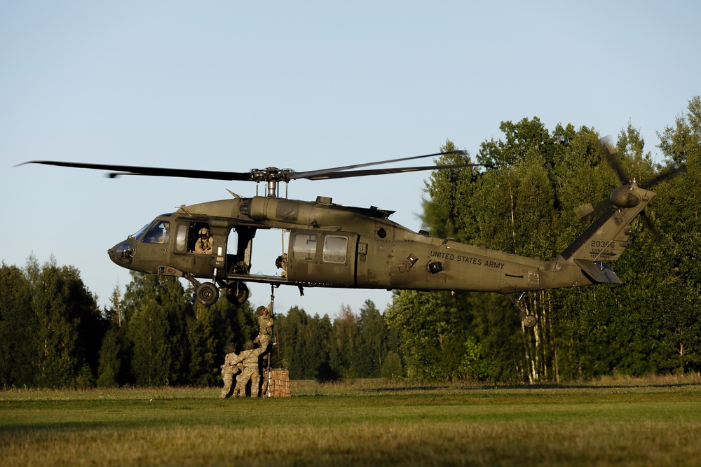 Task Force Ivy conducts sling-load training exercise in Estonia