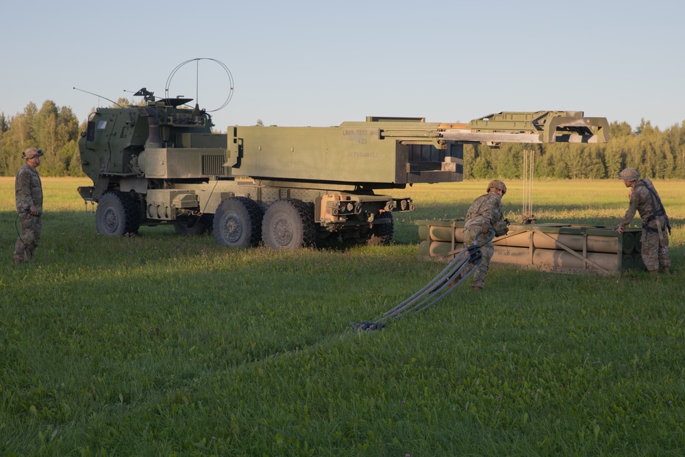 Task Force Ivy conducts sling-load training exercise in Estonia